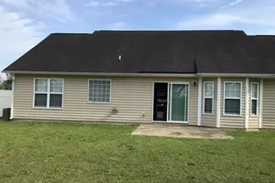 696 Fairfield Cir, Raeford, NC 28376 - Photo 2