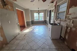409 Fairfax Ave, Fayetteville, NC 28303 - Photo 6