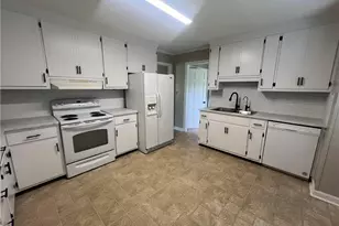 368 Rock Hill Rd, Fayetteville, NC 28312 - Photo 6