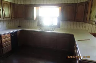 225 Harris Ave, Raeford, NC 28376 - Photo 10