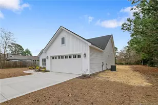 5824 Fairway Dr, Hope Mills, NC 28348 - Photo 2