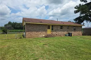 626 Regan Church Rd, Lumberton, NC 28358 - Photo 2