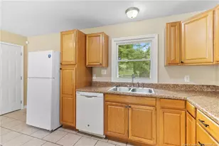 735 Hilton Dr, Fayetteville, NC 28311 - Photo 12