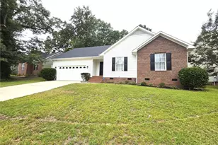 910 Foxhunt Ln, Fayetteville, NC 28314 - Photo 2