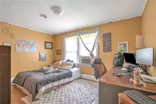 318 N Elm Street N, Maxton, NC 28364 - Photo 10