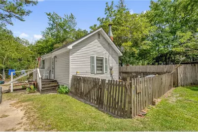 318 N Elm Street N, Maxton, NC 28364 - Photo 6