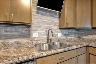 305 E 11th St, Lumberton, NC 28358 - Photo 12