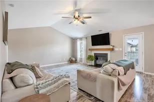 5744 Azure Dr, Hope Mills, NC 28348 - Photo 8