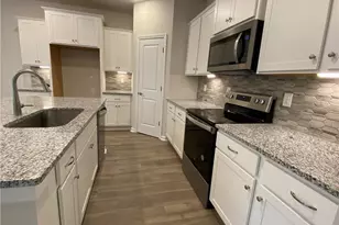 4526 Bunkers Bay Ln, Hope Mills, NC 28371 - Photo 4