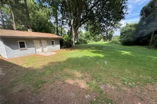 107 S 1st St, Maxton, NC 28364 - Photo 18
