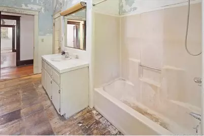 554 W Broad Street, Saint Pauls, NC 28384 - Photo 34