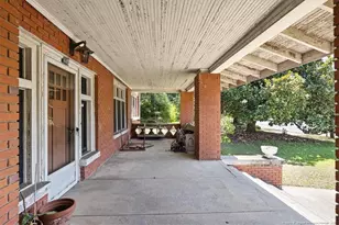 554 W Broad St, Saint Pauls, NC 28384 - Photo 8