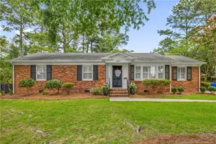 2610 Mirror Lake Dr, Fayetteville, NC 28303 - Photo 2