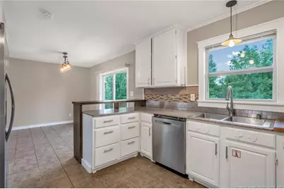 604 Roundtree Drive, Fayetteville, NC 28303 - Photo 10
