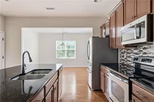 910 Highgrove Dr, Spring Lake, NC 28390 - Photo 12