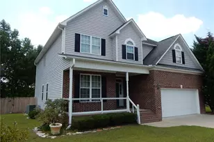 615 Lenoir Dr, Spring Lake, NC 28390 - Photo 2