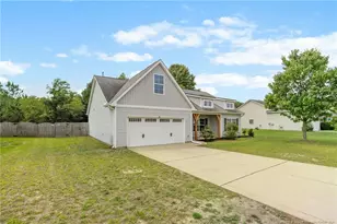 2537 Spinnaker Dr, Hope Mills, NC 28348 - Photo 2