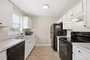 6866 Kingsgate Dr, Fayetteville, NC 28314 - Photo 16