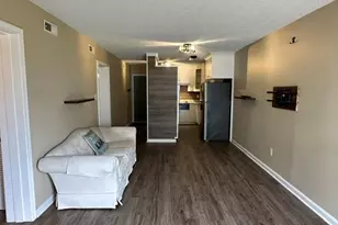 110 Lake Place Condo Dr, Elizabethtown, NC 28337 - Photo 8