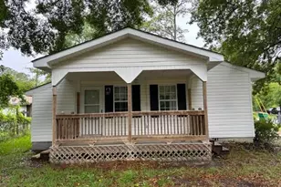 902 E 13th St, Lumberton, NC 28358 - Photo 1