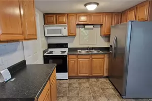 902 E 13th St, Lumberton, NC 28358 - Photo 4