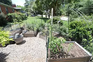 1009 Dogwood Ln, Raleigh, NC 27607 - Photo 38