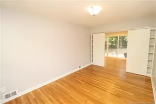1009 Dogwood Ln, Raleigh, NC 27607 - Photo 14