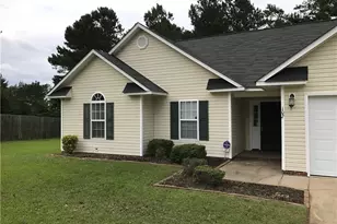 102 Digby Ct, Raeford, NC 28376 - Photo 2