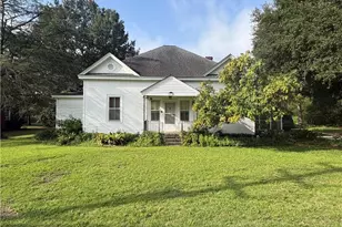 223 W 3rd Ave, Red Springs, NC 28377 - Photo 2