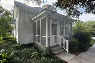 223 W 3rd Ave, Red Springs, NC 28377 - Photo 4