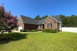 404 Windover Dr, Raeford, NC 28376 - Photo 2