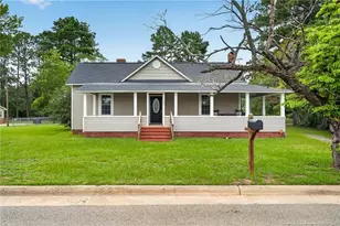 423 E Edinborough Ave, Raeford, NC 28376 - Photo 1
