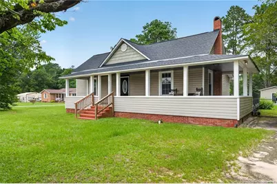 423 E Edinborough Avenue, Raeford, NC 28376 - Photo 2