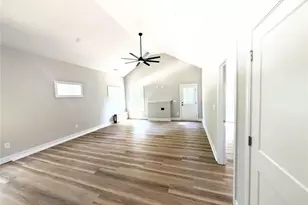 3259 Yorkshire Cir, Sanford, NC 27332 - Photo 6