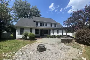 326 Stone Cross Dr, Spring Lake, NC 28390 - Photo 2