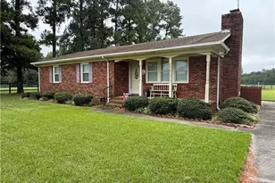 672 E Palmer Rd, Raeford, NC 28376 - Photo 2