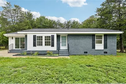 628 Goodyear Drive, Spring Lake, NC 28390 - Photo 2