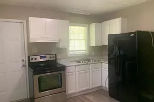 814 Varsity Dr, Fayetteville, NC 28304 - Photo 4
