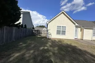 1920 Caviness St, Fayetteville, NC 28314 - Photo 6