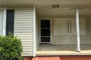 219 Colonial Dr, Fayetteville, NC 28301 - Photo 2