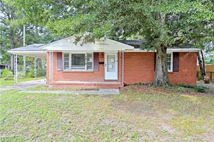 1814 Wayne Ln, Fayetteville, NC 28304 - Photo 1
