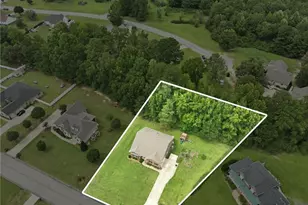 305 Planters Ln, Coats, NC 27521 - Photo 2