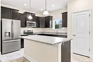 305 Planters Ln, Coats, NC 27521 - Photo 10