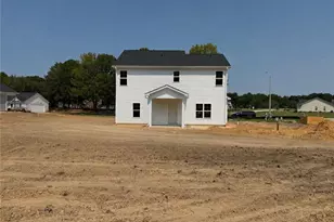 347 Thorntons Creek Dr, Erwin, NC 28339 - Photo 2