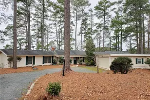 9 Dixie Dr, Whispering Pines, NC 28327 - Photo 4