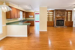 908 Botany Woods Dr, Sanford, NC 27330 - Photo 2