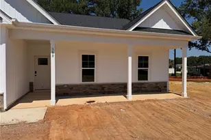 380 Thorntons Creek Dr, Erwin, NC 28339 - Photo 2
