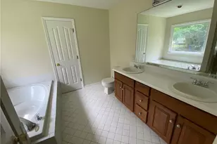 1175 Helmsley Dr, Fayetteville, NC 28314 - Photo 16