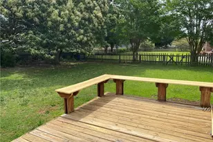 1175 Helmsley Dr, Fayetteville, NC 28314 - Photo 4