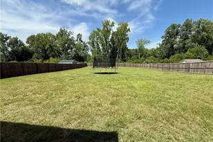 523 Bridgehaven Dr, Raeford, NC 28376 - Photo 4